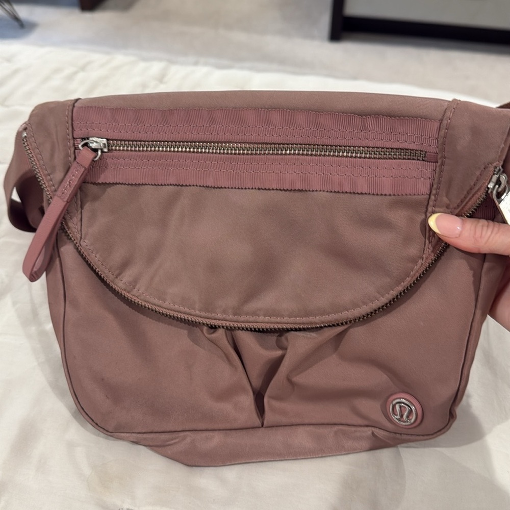 Lululemon Festival Bag II Dusty Rose Mauve Crossbody Bag Purse 5L - Picture 2 of 10